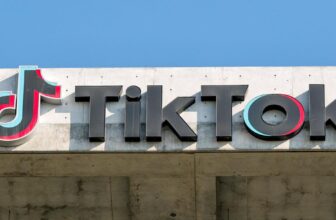 TikTok customers will quickly be capable of ship voice notes, pictures and movies in chats