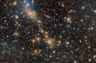 Deepest-Ever Subject Picture of Large Galaxy Cluster Is a Brutal Reminder of Your Cosmic Insignificance