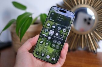 How one can make your lock display screen background holographic in iOS 26