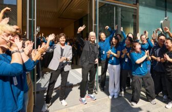 Apple is reportedly on the brink of substitute Tim Prepare dinner as early as subsequent 12 months